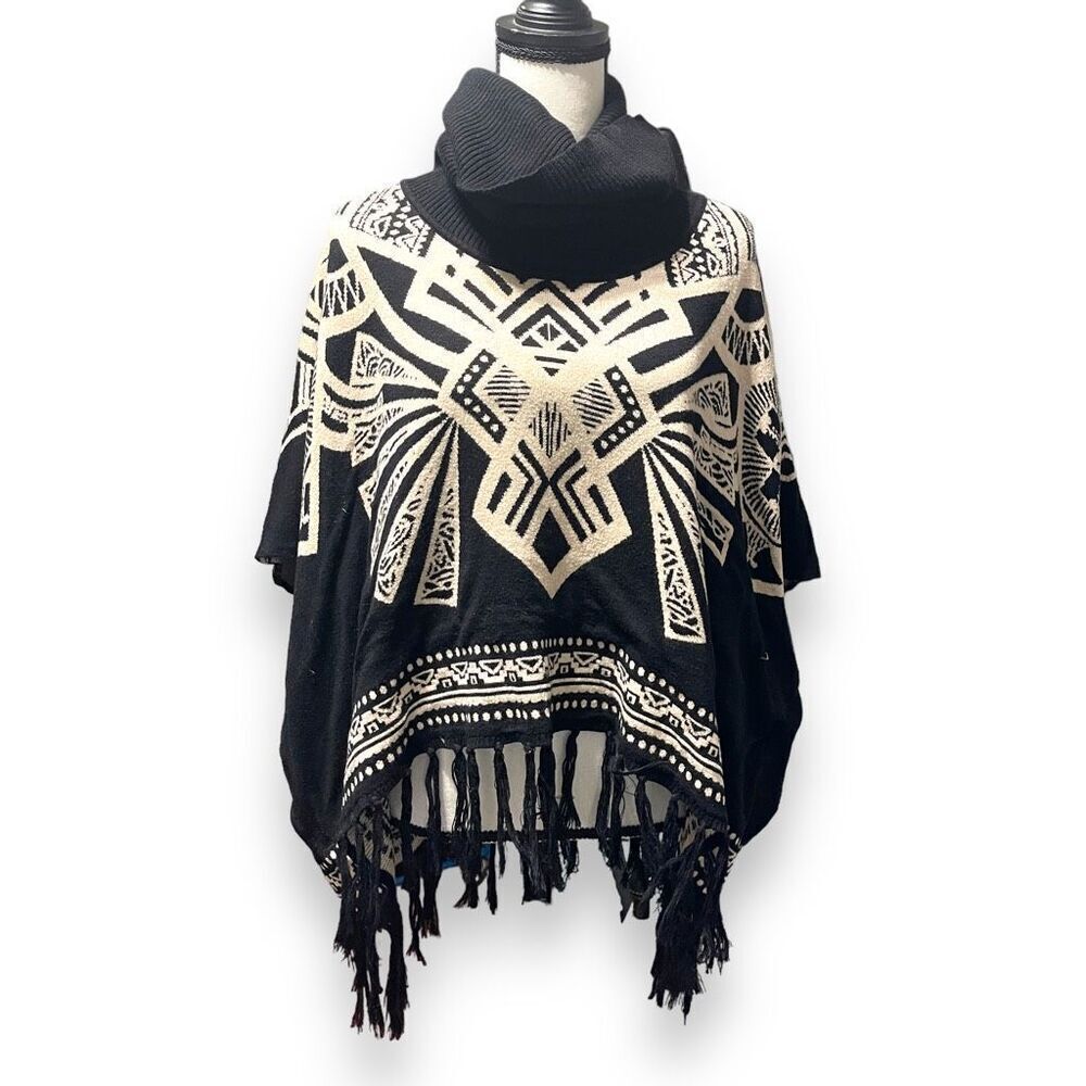 Flying Tomato‎ Cream and Black "Poncho" Turtle Neck Sweater, Small
